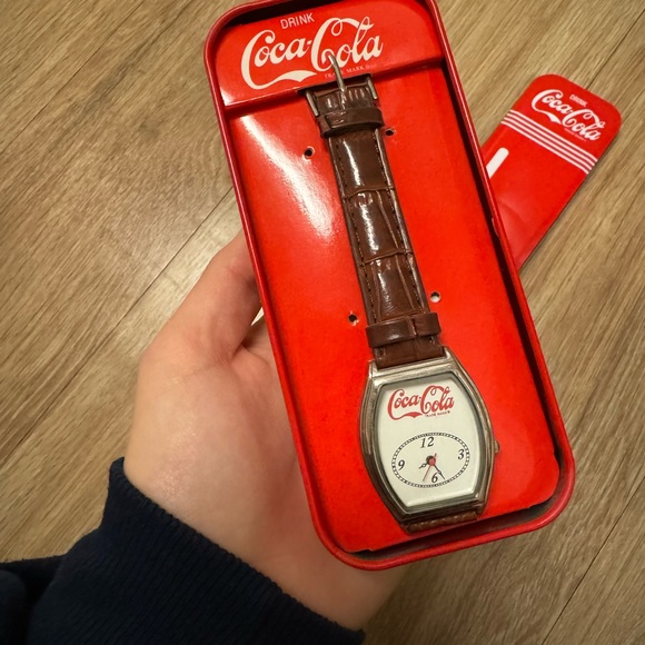 Vintage Rare Coca Cola Quartz Brown Leather Watch in Original Container - Picture 2 of 13
